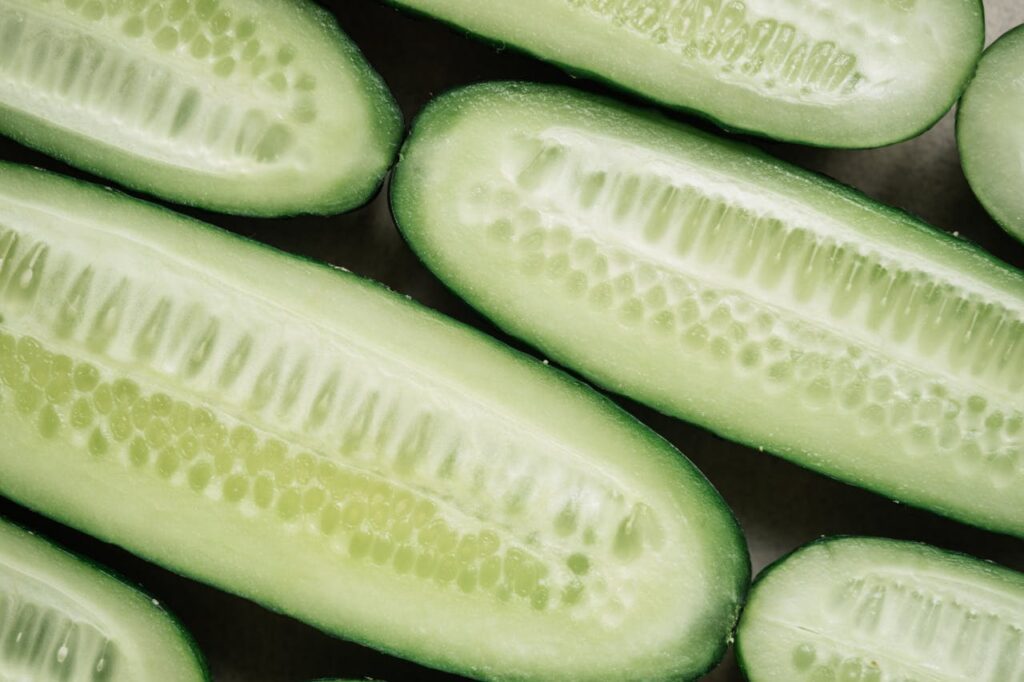 Propiedades y beneficios del pepino 2 ¿Cómo aprovechar las propiedades y beneficios del pepino para tu bienestar y belleza?